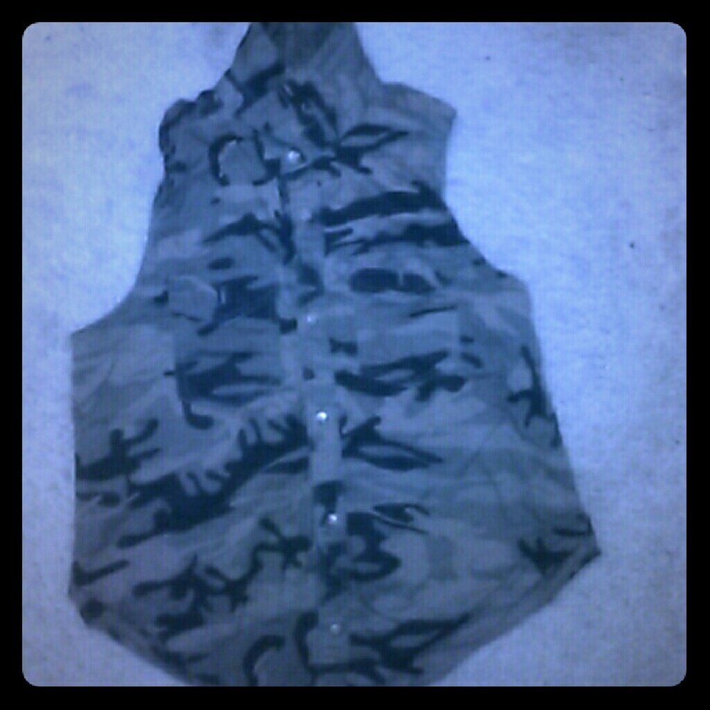 Camo top